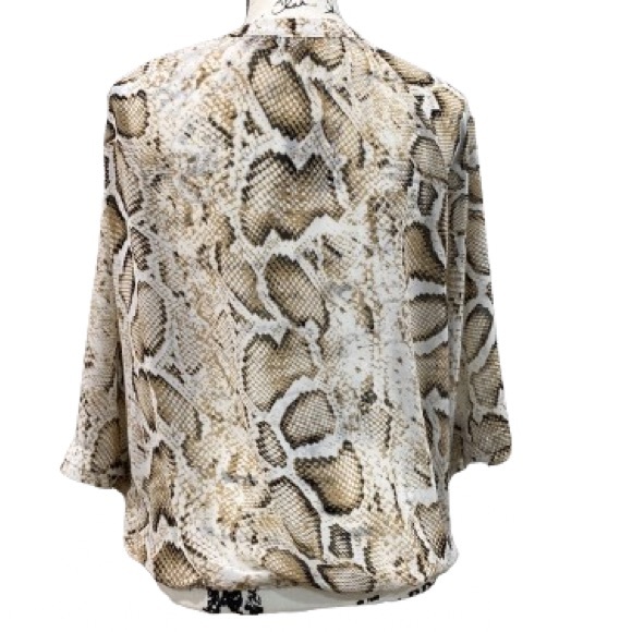 a.n.a. Snakeskin‎ Print 3/4 Sleeve Top M - Picture 2 of 3